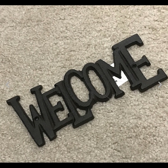Cast Iron Welcome wall hanging / rustic home decor - Picture 3 of 4